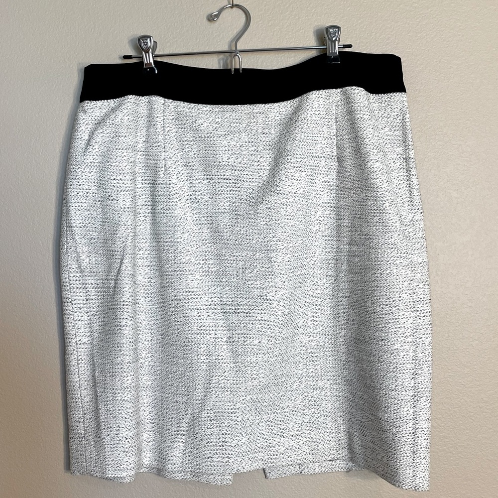 Banana Republic Pencil Skirt - Size 14